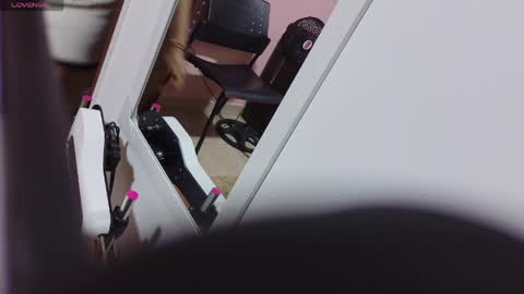 luna_rousse26 online show from May 26, 2026, 1:29 pm