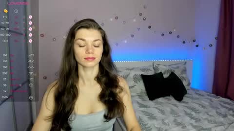 Snapshot of luna_smille chatting on March 6, 2025, 8:19 am luna_smille online show from March 6, 2025, 8:19 am