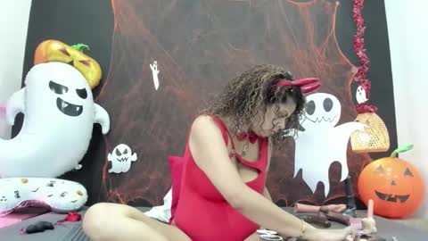 Snapshot of luna_smit_ chatting on October 30, 2025, 8:20 pm Luna online show from October 30, 2025, 8:20 pm