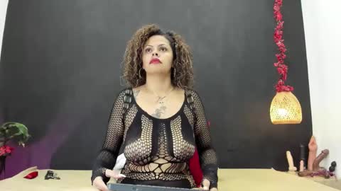 Snapshot of luna_smit_ chatting on November 28, 2025, 11:07 pm Luna online show from November 28, 2025, 11:07 pm