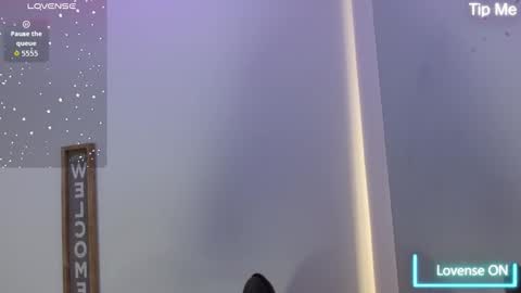 luna_starr69 online show from October 21, 2025, 1:01 pm