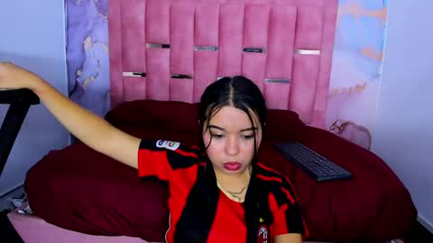 Snapshot of luna_sweeett_ chatting on January 25, 2025, 3:30 pm Luna online show from January 25, 2025, 3:30 pm