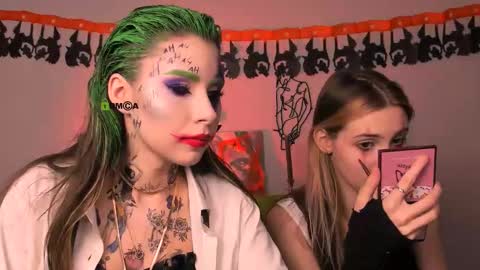 Luna online show from October 29, 2025, 8:21 pm