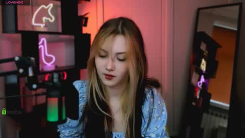 Luna online show from November 25, 2025, 12:16 pm