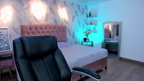 Snapshot of luna_volk chatting on April 24, 2026, 3:09 am Luna online show from April 24, 2026, 3:09 am