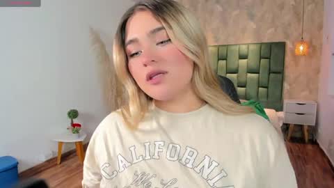 Snapshot of luna_volk chatting on June 5, 2026, 3:13 am Luna online show from June 5, 2026, 3:13 am