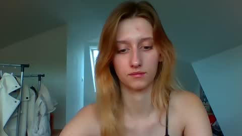 Snapshot of luna_xsensual chatting on December 4, 2024, 11:08 am L U N A online show from December 4, 2024, 11:08 am