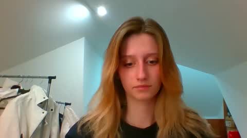 Snapshot of luna_xsensual chatting on December 11, 2024, 2:44 pm L U N A online show from December 11, 2024, 2:44 pm