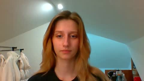Snapshot of luna_xsensual chatting on December 11, 2024, 5:48 pm L U N A online show from December 11, 2024, 5:48 pm
