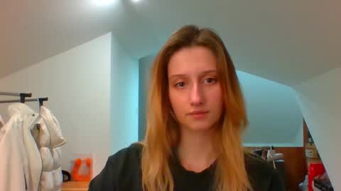 Snapshot of luna_xsensual chatting on December 13, 2024, 3:00 pm L U N A online show from December 13, 2024, 3:00 pm