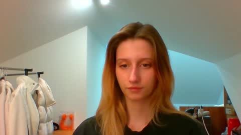Snapshot of luna_xsensual chatting on December 13, 2024, 6:05 pm L U N A online show from December 13, 2024, 6:05 pm