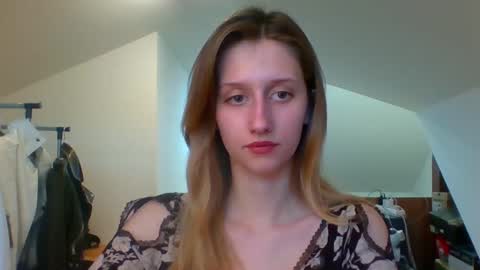 Snapshot of luna_xsensual chatting on January 24, 2025, 2:51 pm L U N A online show from January 24, 2025, 2:51 pm