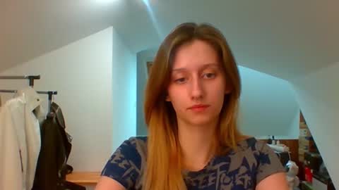 Snapshot of luna_xsensual chatting on February 17, 2025, 7:53 pm L U N A online show from February 17, 2025, 7:53 pm