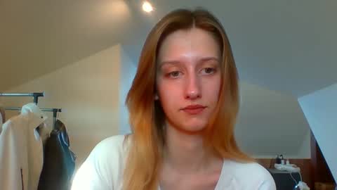 Snapshot of luna_xsensual chatting on February 19, 2025, 8:12 am L U N A online show from February 19, 2025, 8:12 am
