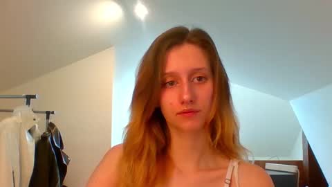 Snapshot of luna_xsensual chatting on February 25, 2025, 7:52 am L U N A online show from February 25, 2025, 7:52 am
