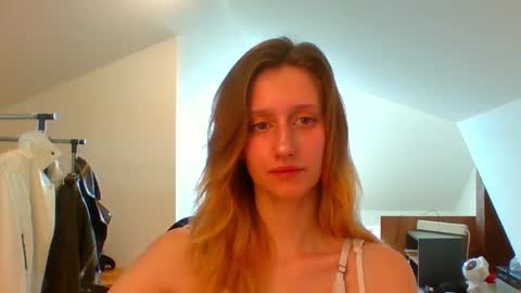 Snapshot of luna_xsensual chatting on February 25, 2025, 10:58 am L U N A online show from February 25, 2025, 10:58 am