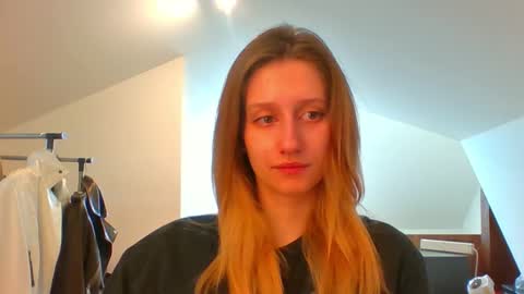 Snapshot of luna_xsensual chatting on February 26, 2025, 7:53 am L U N A online show from February 26, 2025, 7:53 am