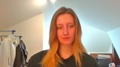 Snapshot of luna_xsensual chatting on February 26, 2025, 10:58 am L U N A online show from February 26, 2025, 10:58 am