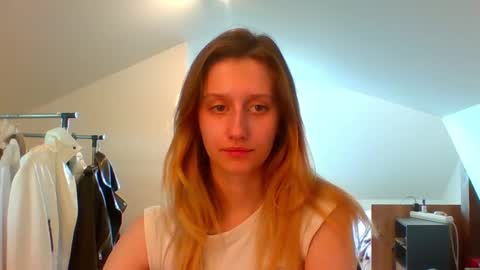 Snapshot of luna_xsensual chatting on March 10, 2025, 2:59 pm L U N A online show from March 10, 2025, 2:59 pm