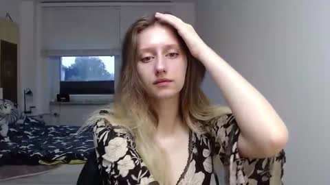 Snapshot of luna_xsensual chatting on September 11, 2025, 5:29 am L U N A online show from September 11, 2025, 5:29 am