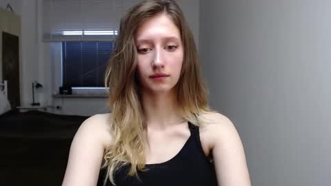 Snapshot of luna_xsensual chatting on September 22, 2025, 5:31 am L U N A online show from September 22, 2025, 5:31 am