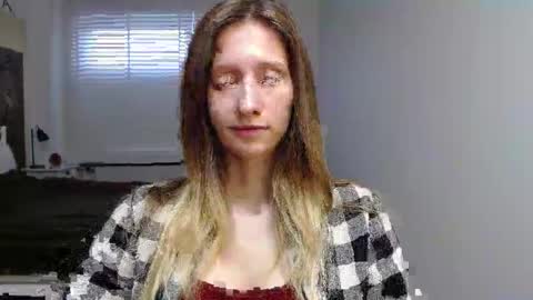 Snapshot of luna_xsensual chatting on October 3, 2025, 5:37 am L U N A online show from October 3, 2025, 5:37 am