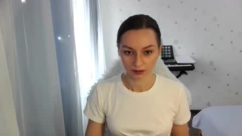 lunaa_bluee online show from October 31, 2025, 9:32 am