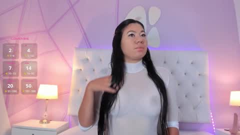 lunaa_hart online show from November 23, 2025, 1:33 pm