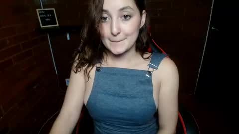 lunaa_m_ online show from February 18, 2025, 12:26 am