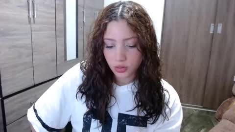 lunaa_sub online show from January 11, 2026, 5:07 pm