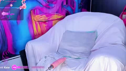 Luna online show from March 19, 2026, 6:23 pm