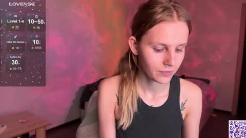 Snapshot of lunacyy chatting on October 4, 2025, 8:07 pm Britney online show from October 4, 2025, 8:07 pm