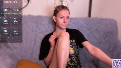 Snapshot of lunacyy chatting on October 24, 2025, 3:52 pm Britney online show from October 24, 2025, 3:52 pm