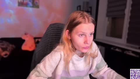 Snapshot of lunacyy chatting on November 16, 2025, 7:08 pm Britney online show from November 16, 2025, 7:08 pm