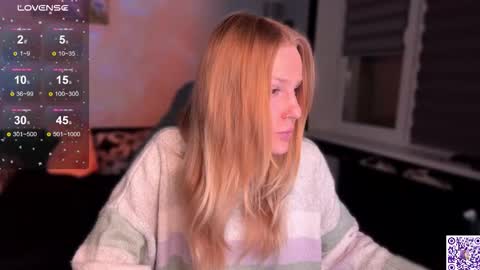 Snapshot of lunacyy chatting on November 17, 2025, 5:08 pm Britney online show from November 17, 2025, 5:08 pm