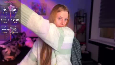 Snapshot of lunacyy chatting on December 1, 2025, 7:30 pm Britney online show from December 1, 2025, 7:30 pm