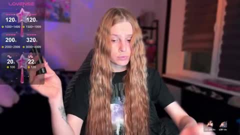 Snapshot of lunacyy chatting on December 3, 2025, 5:11 pm Britney online show from December 3, 2025, 5:11 pm