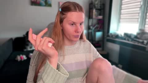 Snapshot of lunacyy chatting on February 1, 2026, 12:04 pm Britney online show from February 1, 2026, 12:04 pm