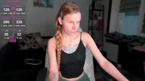 Snapshot of lunacyy chatting on February 19, 2026, 5:25 am Britney online show from February 19, 2026, 5:25 am