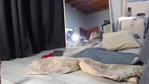 Snapshot of lunaflorez_ chatting on February 14, 2025, 6:56 am LUNA online show from February 14, 2025, 6:56 am