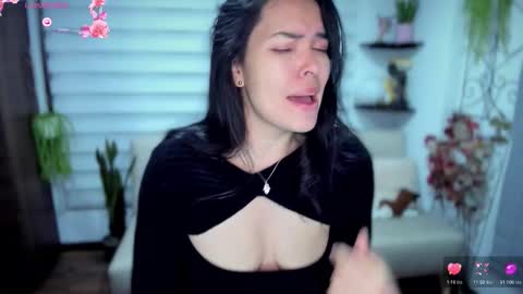 Luna online show from October 2, 2025, 4:08 am