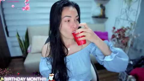 Luna online show from November 23, 2025, 1:27 am