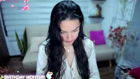 Luna online show from November 27, 2025, 2:13 am