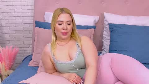 Snapshot of lunahouston chatting on January 31, 2026, 7:11 pm LunaHouston online show from January 31, 2026, 7:11 pm