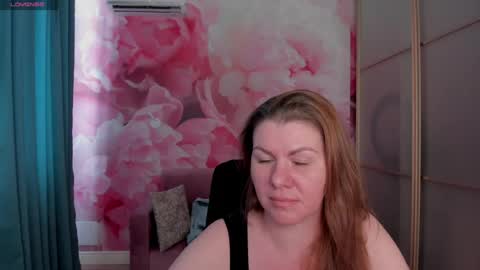 lunakissesx online show from June 13, 2026, 11:19 am