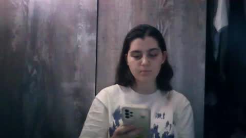 Snapshot of lunamoody chatting on September 19, 2025, 2:40 pm lunamoody online show from September 19, 2025, 2:40 pm