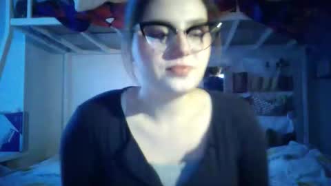 Snapshot of lunamoody chatting on September 26, 2025, 2:32 pm lunamoody online show from September 26, 2025, 2:32 pm