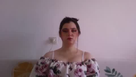 Snapshot of lunamoody chatting on October 2, 2025, 7:26 am lunamoody online show from October 2, 2025, 7:26 am