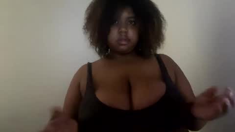 lunamoth00 online show from February 13, 2026, 8:05 pm