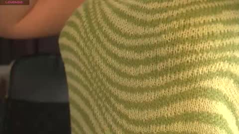 lunaolivia_ online show from November 26, 2025, 12:50 pm